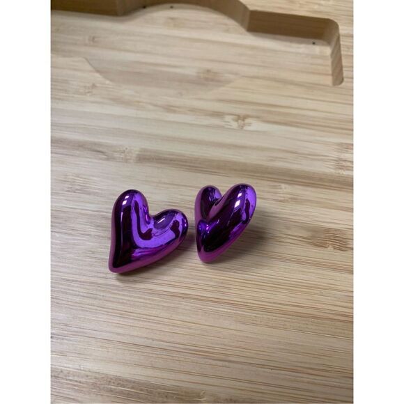 Metallic  Heart Stud Earrings - Picture 1 of 1